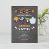 Halloween verjaardagsuitnodiging voor het karton v kaart (Staand voorkant)