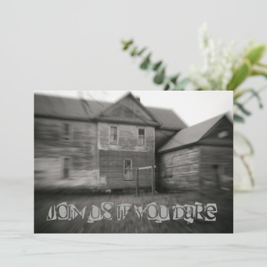 Halloween, vernederd door een gehakt huis kaart (Staand voorkant)