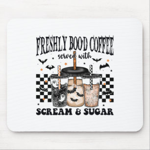 Halloween vers Boo'd koffie geserveerd met geschre Muismat