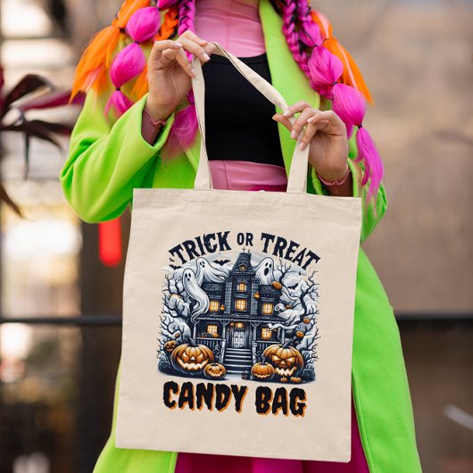 Halloween-versierde betoverde huis tote bag