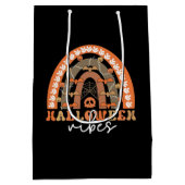 Halloween Vibes Boho Rainbow Herfst Spooky Medium Cadeauzakje (Achterkant)