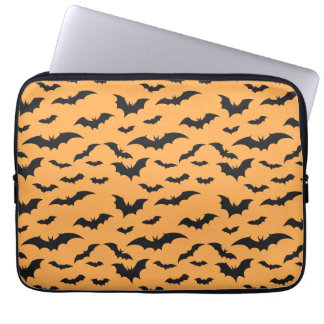 Halloween vleermuizen op oranje achtergrond laptop sleeve