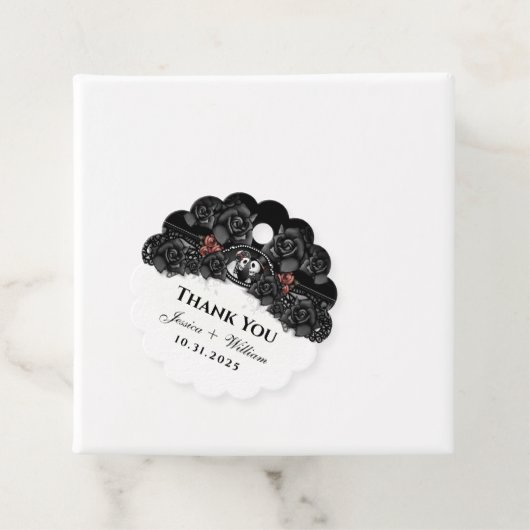 Halloween Wedding Black White Skeletons SCALLOPED Bedankjes Labels (In situ)