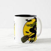 Halloween Witch op broomstick Tweekleurige Koffiemok (Voorkant rechts)