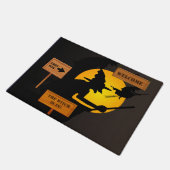 Halloween Witch zit in Dedoor Mat (Schuin)