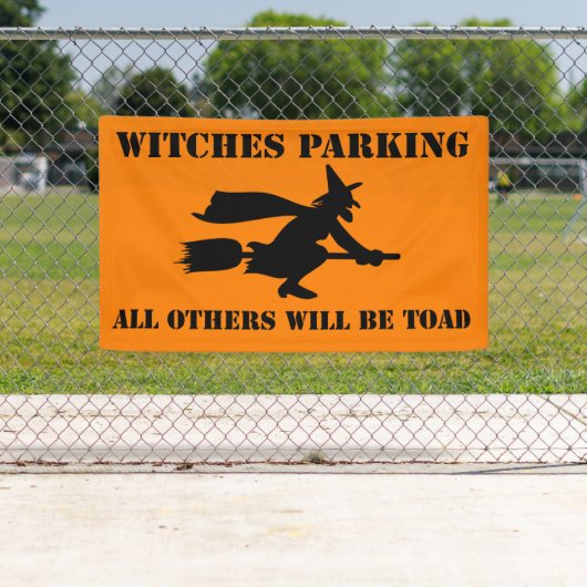 Halloween Witches Parking Humor Spandoek (Insitu)