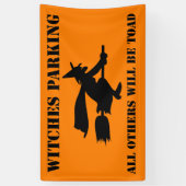 Halloween Witches Parking Humor Spandoek (Verticaal)