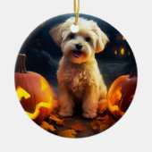 Halloween Yorkipoo met pompoenen eng Keramisch Ornament (Voorkant)