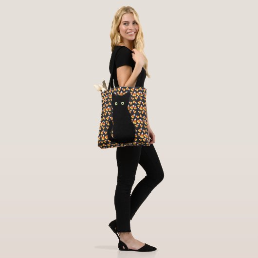 Halloween zwarte kat snoep maïs tote bag (Op model)