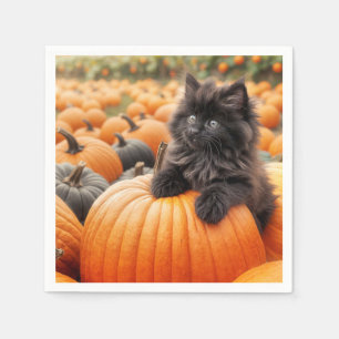 Halloween zwarte kitten op een pompoen servet