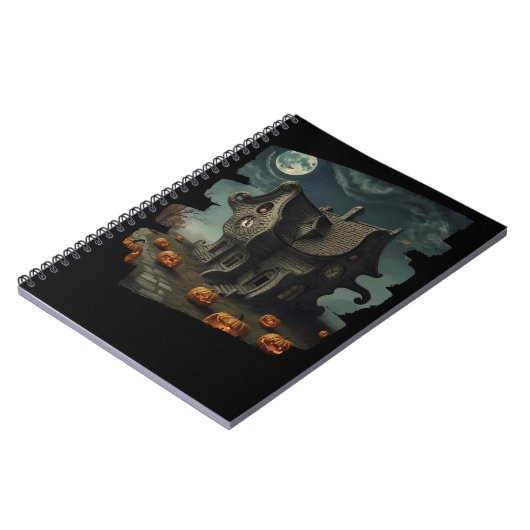 Halloweenhuis met pompoenen en volle maan notitieboek (Linkerzijde)