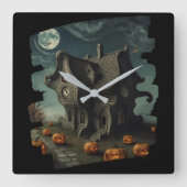 Halloweenhuis met pompoenen en volle maan vierkante klok (Voorkant)