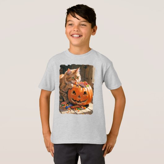 Halloweenkat helpt zichzelf naar het snoep! t-shirt (Voorkant volledig)