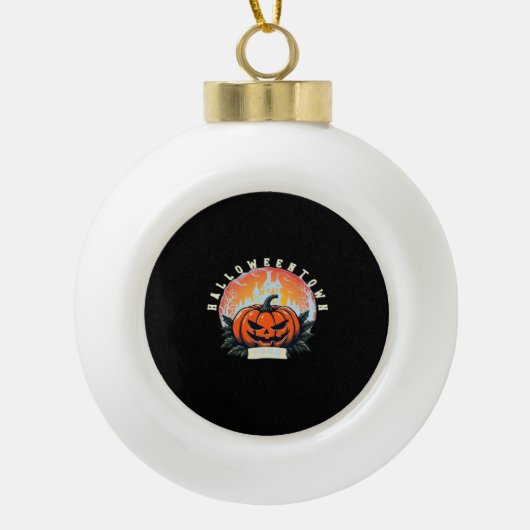 HalloweenTown 1998 Essential T-shirt Keramische Bal Ornament (Voorkant)