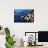 Hallstatt dorp in de sneeuw in de winter poster (Thuiskantoor)
