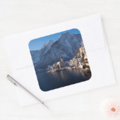 Hallstatt stad in de winter in de sneeuw vierkante sticker (Envelop)