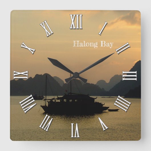 Halong Bay-boten, Golden Sunset, Seascape Vietnam Vierkante Klok (Voorkant)