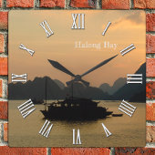 Halong Bay-boten, Golden Sunset, Seascape Vietnam Vierkante Klok