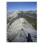 Halve dome die van de Kabels kijkt - Yosemite Notitieboek (Voorkant)