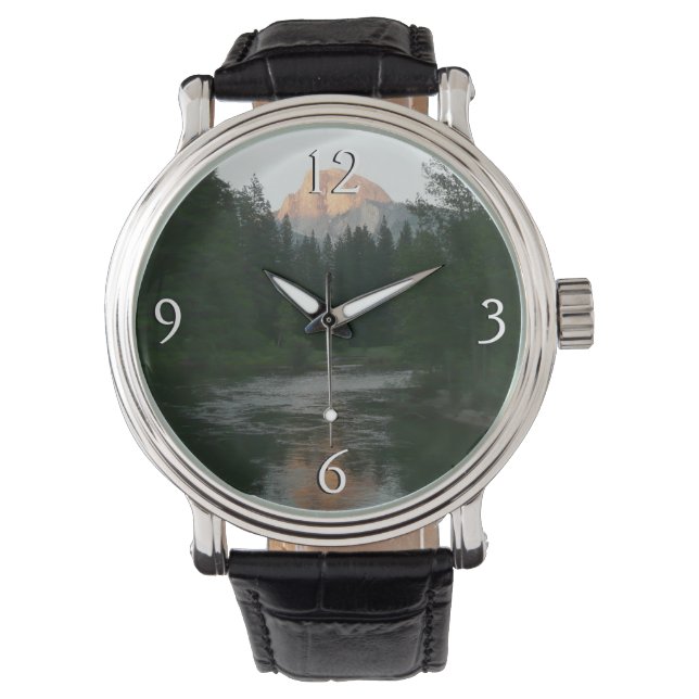 Halve Dome Sunset in Yosemite National Park Horloge (Voorkant)