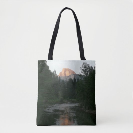 Halve Dome Sunset in Yosemite National Park Tote Bag (Voorkant)