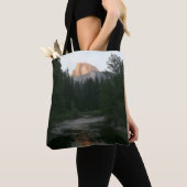 Halve Dome Sunset in Yosemite National Park Tote Bag (Dichtbij)