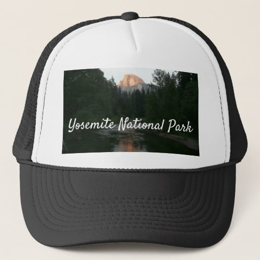Halve Dome Sunset in Yosemite National Park Trucker Pet (Voorkant)