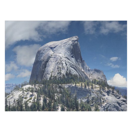 Halve Dome uit Noord-Yosemite Tafelkleed (Voorkant (Horizontaal))