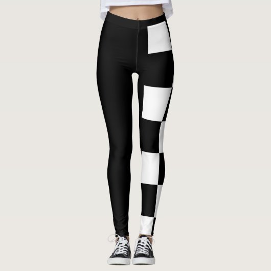 Halve en halve zwarte en witte chequker leggings (Voorkant)