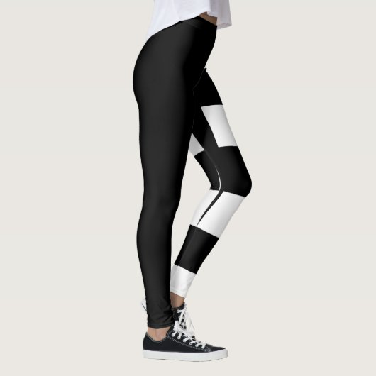 Halve en halve zwarte en witte chequker leggings (Rechts)