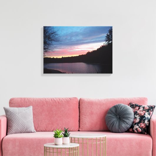 Halvemaan boven Walden Pond Canvas Afdruk (Insitu (Woonkamer))