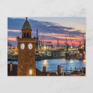 Hamburg, Duitsland panoramisch zicht bij schemerin Briefkaart