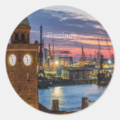Hamburg, Duitsland panoramisch zicht bij schemerin Ronde Sticker (Voorkant)