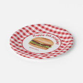 Hamburger op rood gingham patroon gelukkige verjaa papieren bordje (Gekanteld)