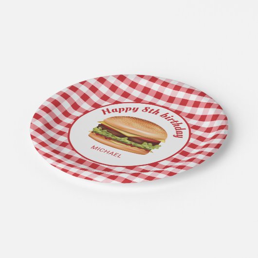 Hamburger op rood gingham patroon gelukkige verjaa papieren bordje (Gekanteld)
