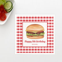 Hamburger op rood gingham patroon gelukkige verjaa