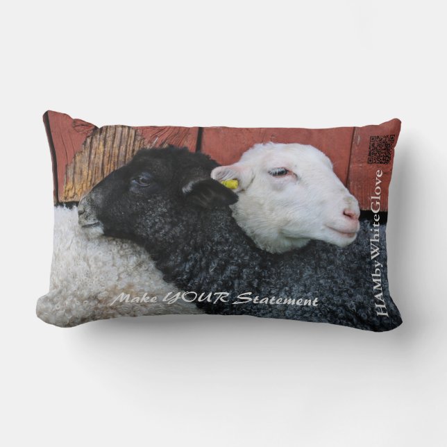 HAMbWG - Lumbar Pillow - Black Sheep White Sheep Kussen (Voorkant)
