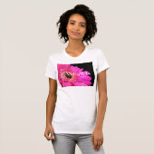 HAMbyWG - Roze Gerber Daisy T-shirt (Voorkant volledig)