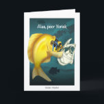 Hamlet Birthday Card Kaart<br><div class="desc">Het afbeelding van de kaart is van een gouden hamer die een visschedel vasthoudt die de Hamlet van Shakespeare nabootst. Inside text: "Je bent nog een jaar ouder" Op de achterkant van de kaart staan leuke feiten over de hamlets en de Hamlet van Shakespeare.</div>