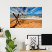 Hammock op een tropisch strand Resort Poster (Thuiskantoor)