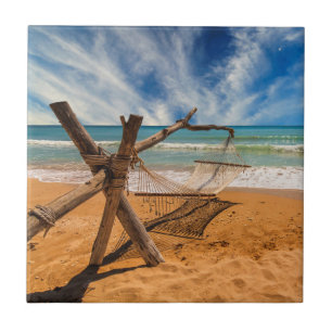 Hammock op een tropisch strand tegeltje