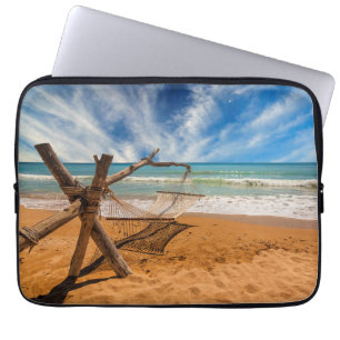 Hammock op een tropisch strand Thailand Laptop Sleeve