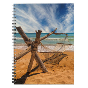 Hammock op een tropisch strand   Thailand Notitieboek