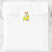 Hamster bij Beach met Duck als Swim ring Ronde Sticker (Tas)