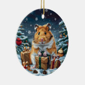 Hamster met kerstcadeaus keramisch ornament (Rechts)