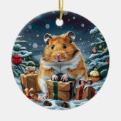 Hamster met kerstcadeaus keramisch ornament (Voorkant)