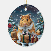 Hamster met kerstcadeaus keramisch ornament (Links)