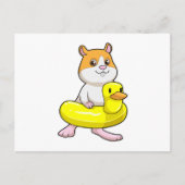 Hamster op het strand met eend als zwemband briefkaart (Voorkant)