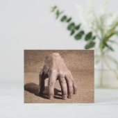 Hand die alleen loopt briefkaart (Staand voorkant)