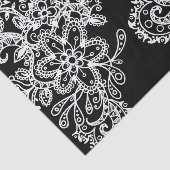 Hand Drawn Black and White Mandala Flowers Doodle Tissuepapier (Detail)